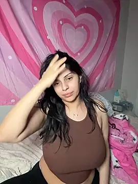 ThickerThanYoBitch online show from 04-25-26, 09:01