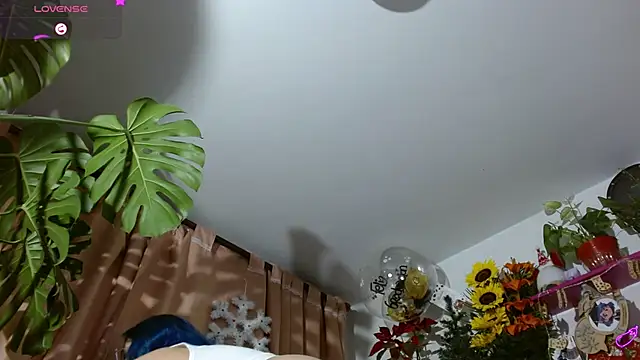 Snapshot of Evethereal chatting on 12-14-24, 04:34 Evethereal online show from 12-14-24, 04:34