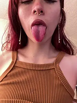 SuzzyyM online show from 03-27-26, 06:40