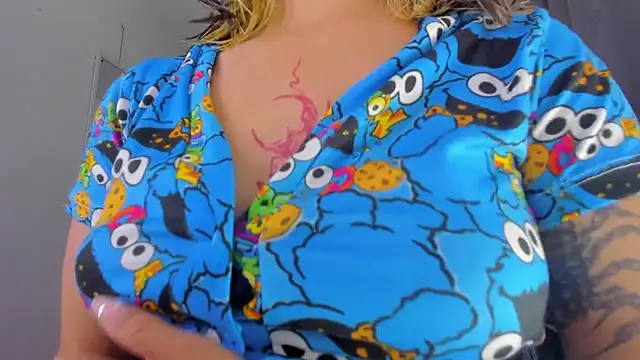 saralolo420 online show from 01-13-25, 01:02