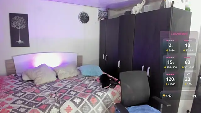 Snapshot of vanessabz chatting on 02-25-25, 09:31 vanessabz online show from 02-25-25, 09:31