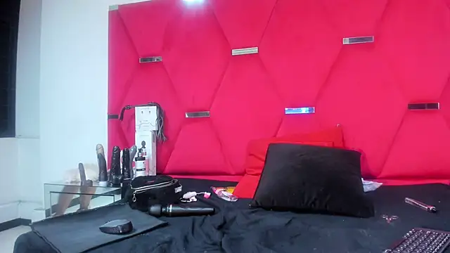 Snapshot of Karoll69_ chatting on 12-06-24, 10:05 Karoll69 online show from 12-06-24, 10:05