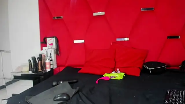 Snapshot of Karoll69_ chatting on 03-20-25, 03:45 Karoll69 online show from 03-20-25, 03:45