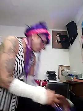 Snapshot of Mune_Raez_6 chatting on 11-27-25, 10:39 Mune Raez 6 online show from 11-27-25, 10:39