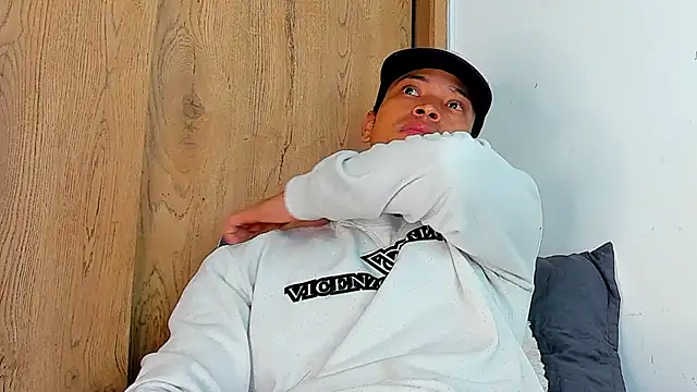 Stiven collins online show from 11-17-25, 09:37