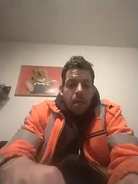 Knuffelstaaf123 online show from 02-04-25, 07:55