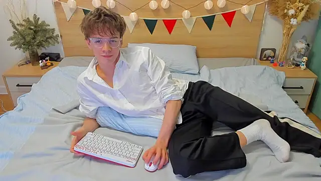 Fandi 777 online show from 01-25-25, 01:52