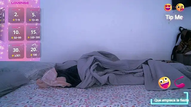 Snapshot of chicantonella chatting on 09-18-25, 04:20 chicantonella online show from 09-18-25, 04:20