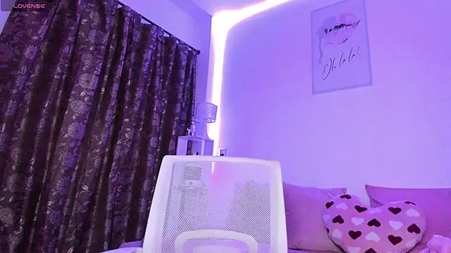 Snapshot of isabela-duran chatting on 02-12-25, 02:03 isabela-duran online show from 02-12-25, 02:03