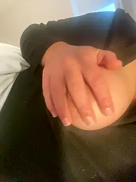 Snapshot of MorbidaMonica01 chatting on 12-19-25, 10:06 MorbidaMonica01 online show from 12-19-25, 10:06