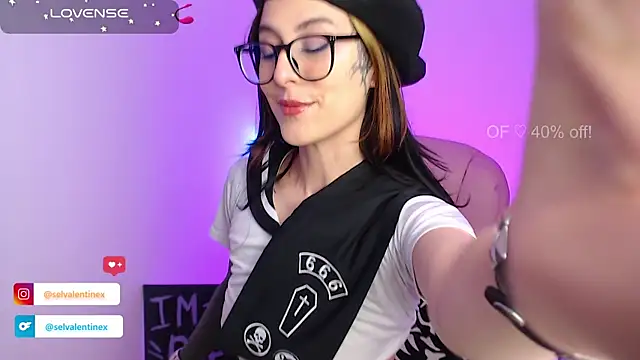 Snapshot of selvalentinex chatting on 09-27-25, 02:27 selvalentinex online show from 09-27-25, 02:27