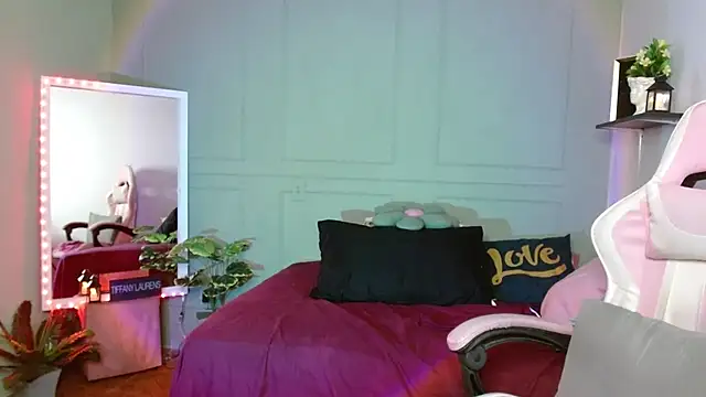 Snapshot of tiffany_laurens chatting on 12-08-24, 12:19 tiffany laurens online show from 12-08-24, 12:19