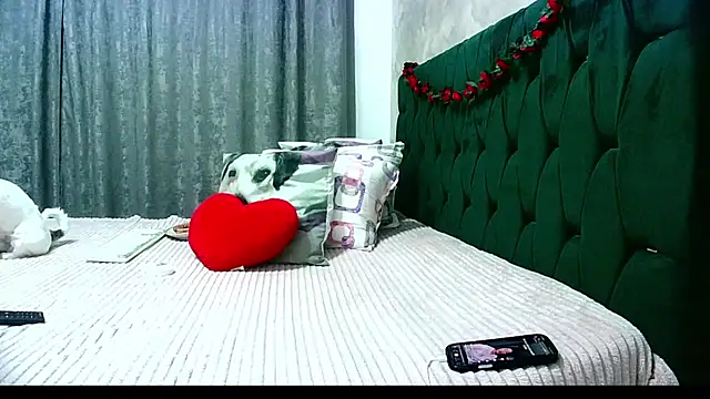 Snapshot of MikySWeet7 chatting on 07-27-26, 05:20 MikySWeet7 online show from 07-27-26, 05:20