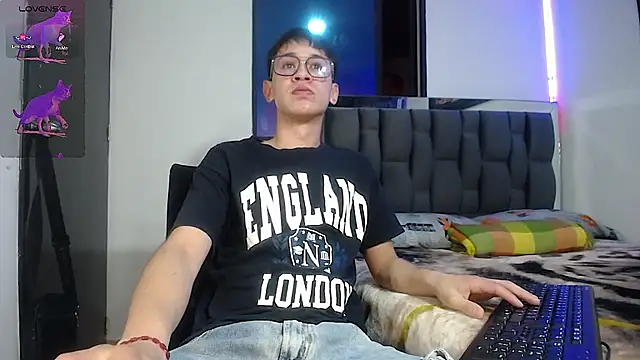 Snapshot of Mr_daren_ chatting on 01-30-25, 05:28 Mr daren online show from 01-30-25, 05:28