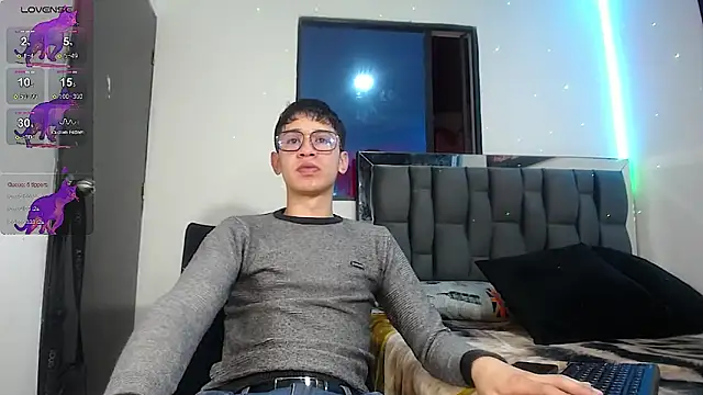 Snapshot of Mr_daren_ chatting on 02-01-25, 05:58 Mr daren online show from 02-01-25, 05:58