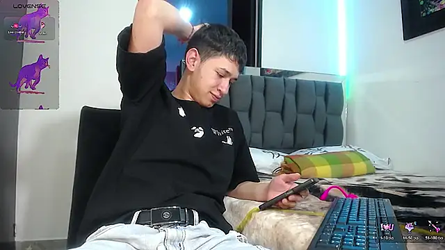 Snapshot of Mr_daren_ chatting on 02-03-25, 08:57 Mr daren online show from 02-03-25, 08:57