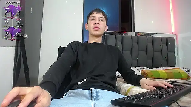 Snapshot of Mr_daren_ chatting on 02-06-25, 06:13 Mr daren online show from 02-06-25, 06:13