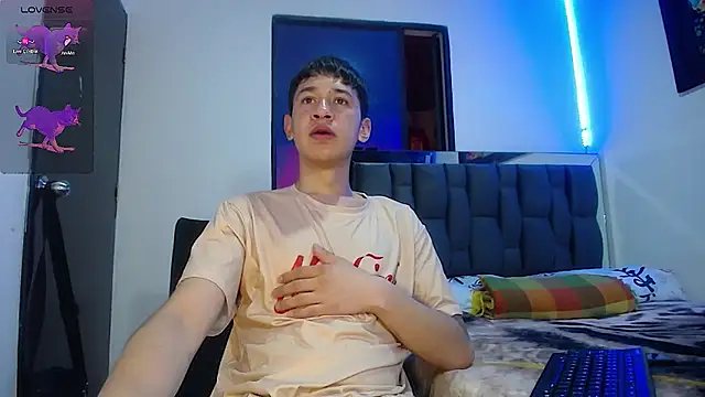 Snapshot of Mr_daren_ chatting on 02-07-25, 07:17 Mr daren online show from 02-07-25, 07:17