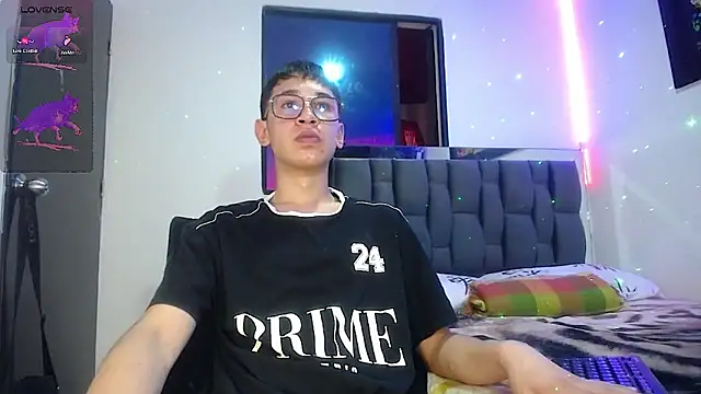 Snapshot of Mr_daren_ chatting on 02-18-25, 04:59 Mr daren online show from 02-18-25, 04:59