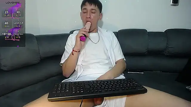 Snapshot of Mr_daren_ chatting on 03-09-25, 08:42 Mr daren online show from 03-09-25, 08:42