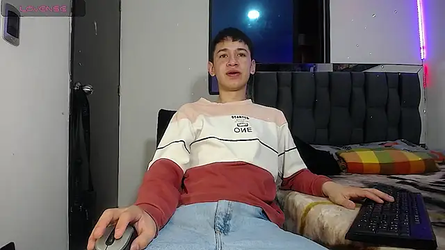 Snapshot of Mr_daren_ chatting on 03-19-25, 02:57 Mr daren online show from 03-19-25, 02:57