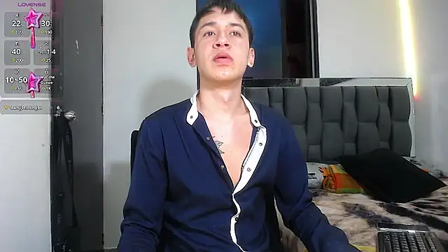 Snapshot of Mr_daren_ chatting on 03-21-25, 07:02 Mr daren online show from 03-21-25, 07:02