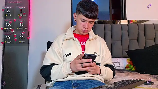 Snapshot of Mr_daren_ chatting on 09-15-25, 06:52 Mr daren online show from 09-15-25, 06:52