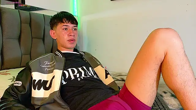 Snapshot of Mr_daren_ chatting on 09-24-25, 05:16 Mr daren online show from 09-24-25, 05:16