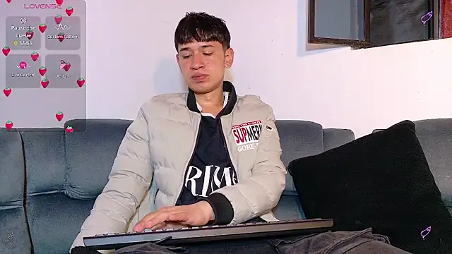 Snapshot of Mr_daren_ chatting on 09-30-25, 05:07 Mr daren online show from 09-30-25, 05:07