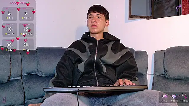 Snapshot of Mr_daren_ chatting on 10-08-25, 04:59 Mr daren online show from 10-08-25, 04:59