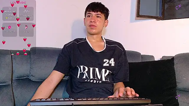 Snapshot of Mr_daren_ chatting on 10-13-25, 05:13 Mr daren online show from 10-13-25, 05:13