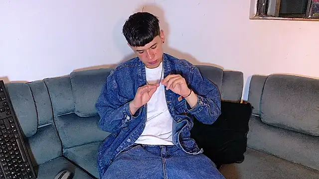 Snapshot of Mr_daren_ chatting on 10-25-25, 05:51 Mr daren online show from 10-25-25, 05:51