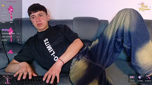 Snapshot of Mr_daren_ chatting on 10-27-25, 06:56 Mr daren online show from 10-27-25, 06:56