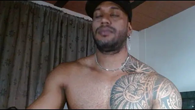 Snapshot of manolofitt chatting on 05-10-26, 05:29 manolofitt online show from 05-10-26, 05:29