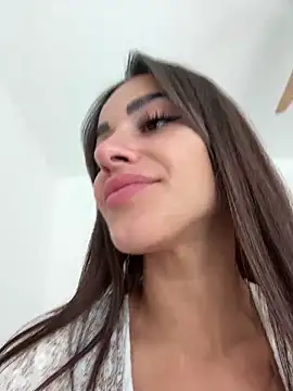 Snapshot of Alisa-Marie chatting on 02-04-25, 01:59 Alisa-Marie online show from 02-04-25, 01:59