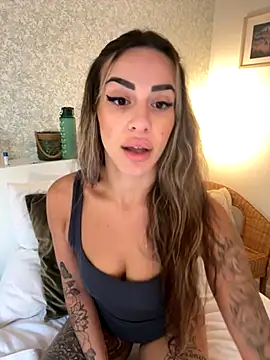 Snapshot of Alisa-Marie chatting on 11-07-25, 12:49 Alisa-Marie online show from 11-07-25, 12:49