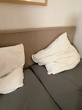 Snapshot of Alisa-Marie chatting on 11-14-25, 04:06 Alisa-Marie online show from 11-14-25, 04:06