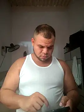 Snapshot of Evert_hairyboy chatting on 11-10-25, 05:56 Evert hairyboy online show from 11-10-25, 05:56