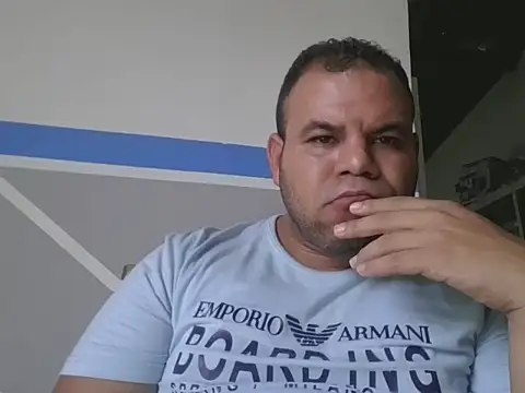 Snapshot of Evert_hairyboy chatting on 11-24-25, 02:17 Evert hairyboy online show from 11-24-25, 02:17