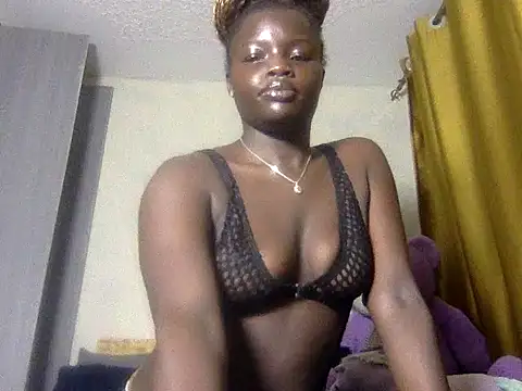 Snapshot of Mon_cherrie_ chatting on 03-16-26, 01:44 Mon cherrie online show from 03-16-26, 01:44