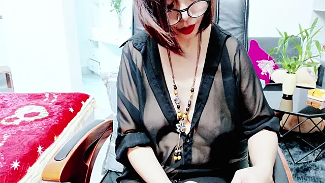 Snapshot of Miu-Le chatting on 06-19-26, 07:34 Miu-Le online show from 06-19-26, 07:34