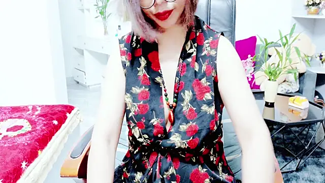Snapshot of Miu-Le chatting on 06-21-26, 07:38 Miu-Le online show from 06-21-26, 07:38