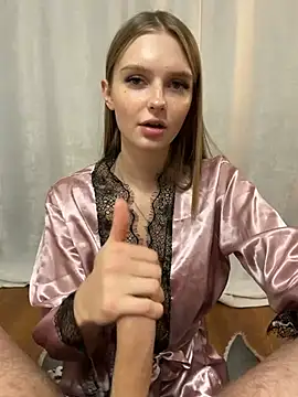 Snapshot of lovelly_molly chatting on 01-25-25, 05:30 lovelly molly online show from 01-25-25, 05:30