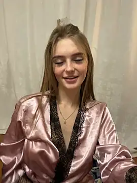 Snapshot of lovelly_molly chatting on 02-05-25, 08:35 lovelly molly online show from 02-05-25, 08:35