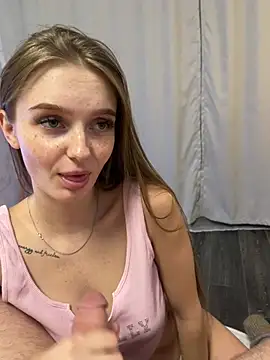 Snapshot of lovelly_molly chatting on 03-10-25, 10:02 lovelly molly online show from 03-10-25, 10:02