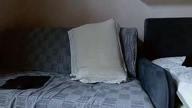 Snapshot of ivat80 chatting on 06-11-26, 04:38 ivat80 online show from 06-11-26, 04:38