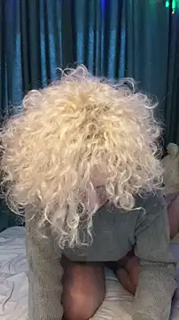 MrMrsRight online show from 12-17-24, 06:56