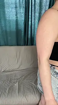 MrMrsRight online show from 03-18-25, 08:14