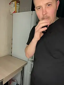 MrMrsRight online show from 12-22-25, 04:15