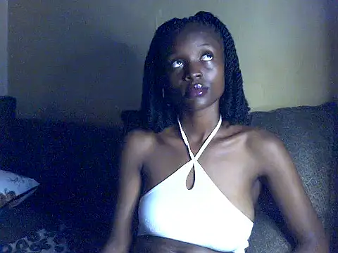 Snapshot of petite_clara24 chatting on 11-11-25, 11:05 petite clara24 online show from 11-11-25, 11:05